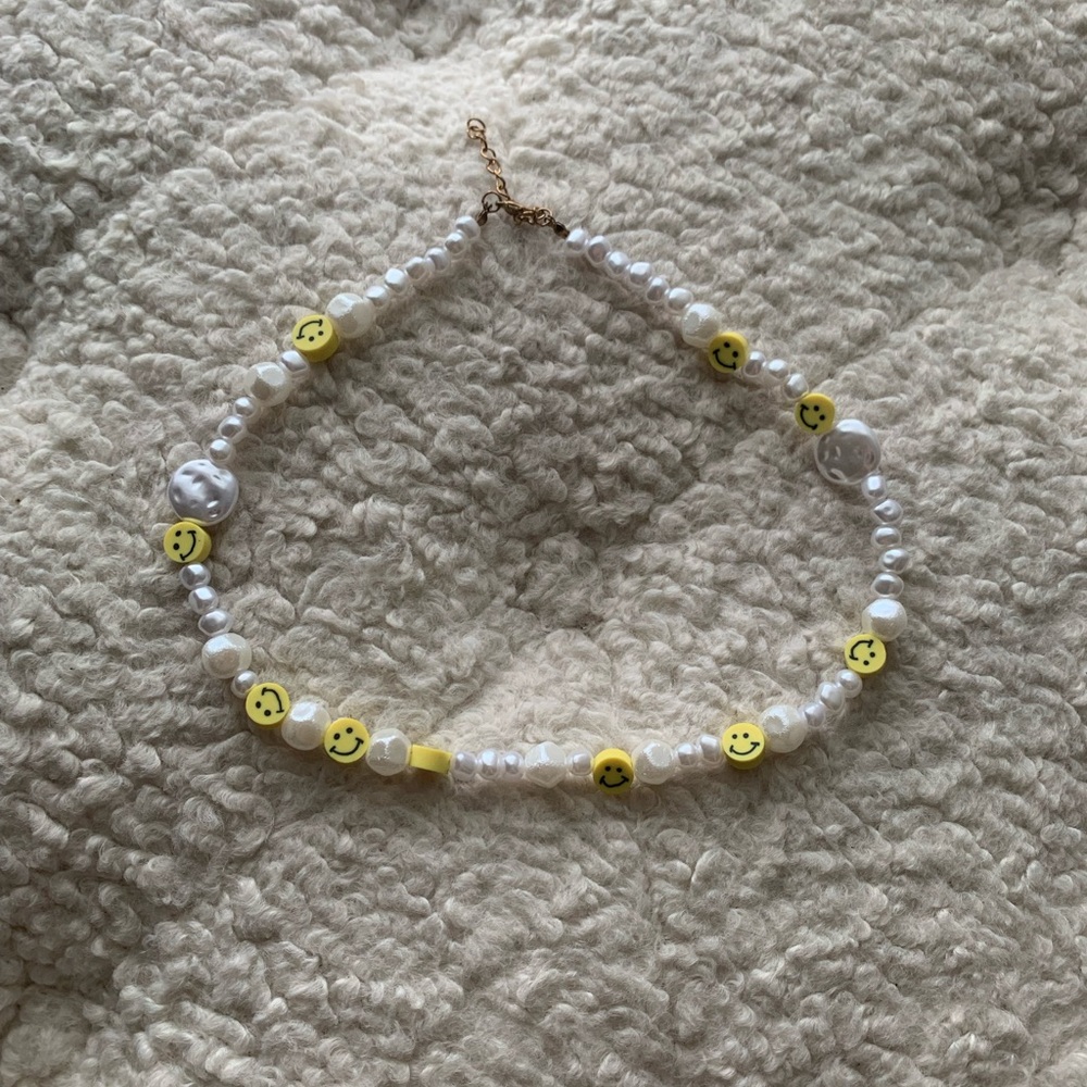 Pearl Yellow Smiley Face Choker Necklace